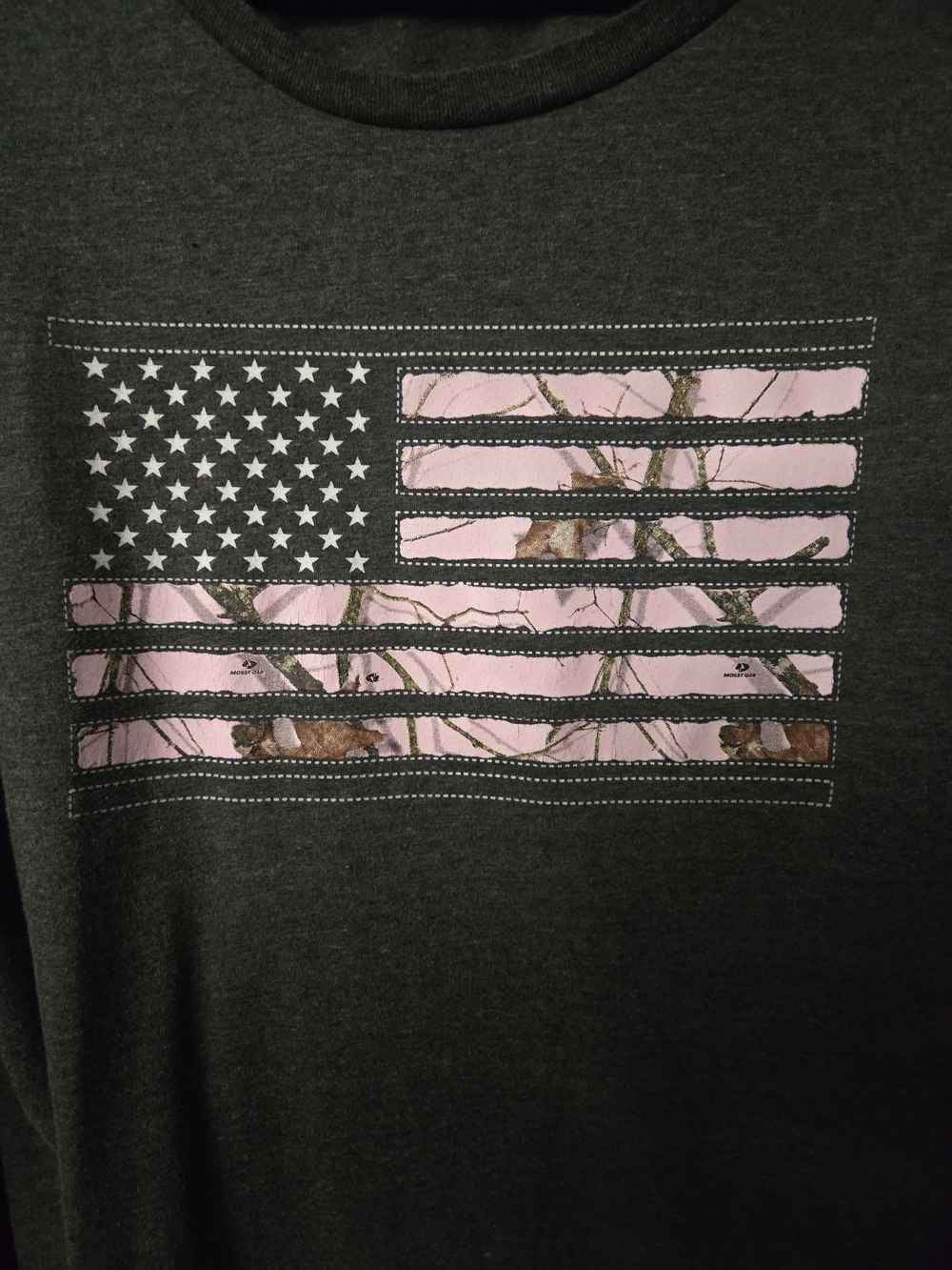 Mossy Oak Charcoal Long-Sleeve Tee with Pink Camo Flag - Picture 2 of 5